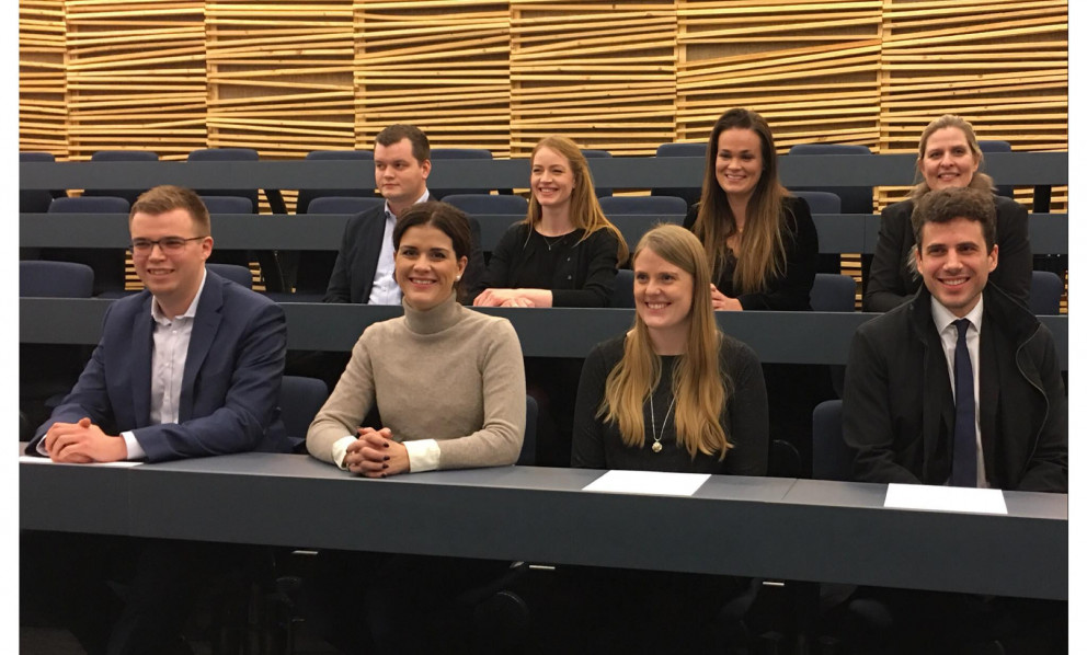 Efri röð frá vinstri: Ísak, Steina, Hrund og Harpa Theódórsdóttir. Neðri röð frá vinstri, Oddur, Þór…