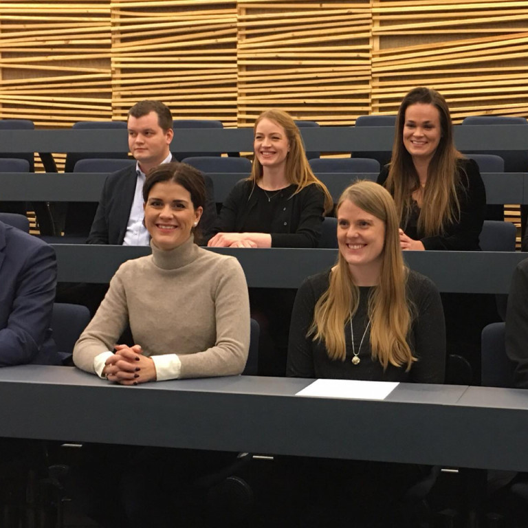 Efri röð frá vinstri: Ísak, Steina, Hrund og Harpa Theódórsdóttir. Neðri röð frá vinstri, Oddur, Þór…