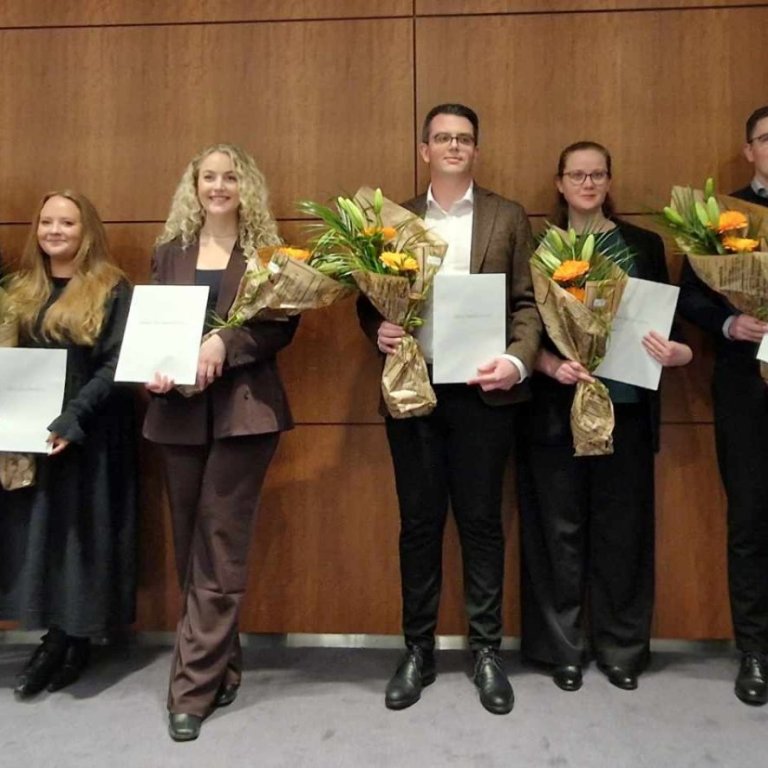 Frá vinstri: Arnar Leó Guðnason (KPMG), Marteinn Gauti Kárason (KPMG), Halla Björk Ásgeirsdóttir (KP…